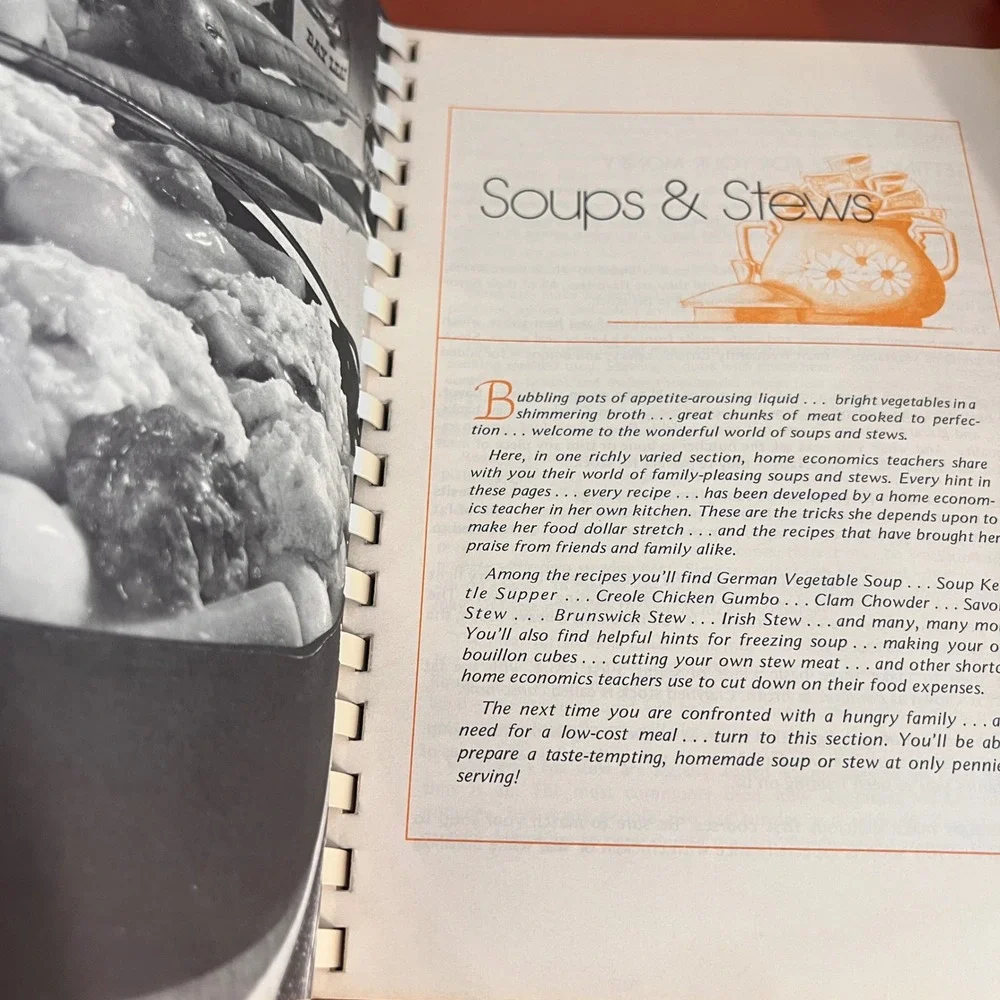 Vintage 1971 Money-Saving Cookbook Favorite Recipes Home Economics Teachers 900